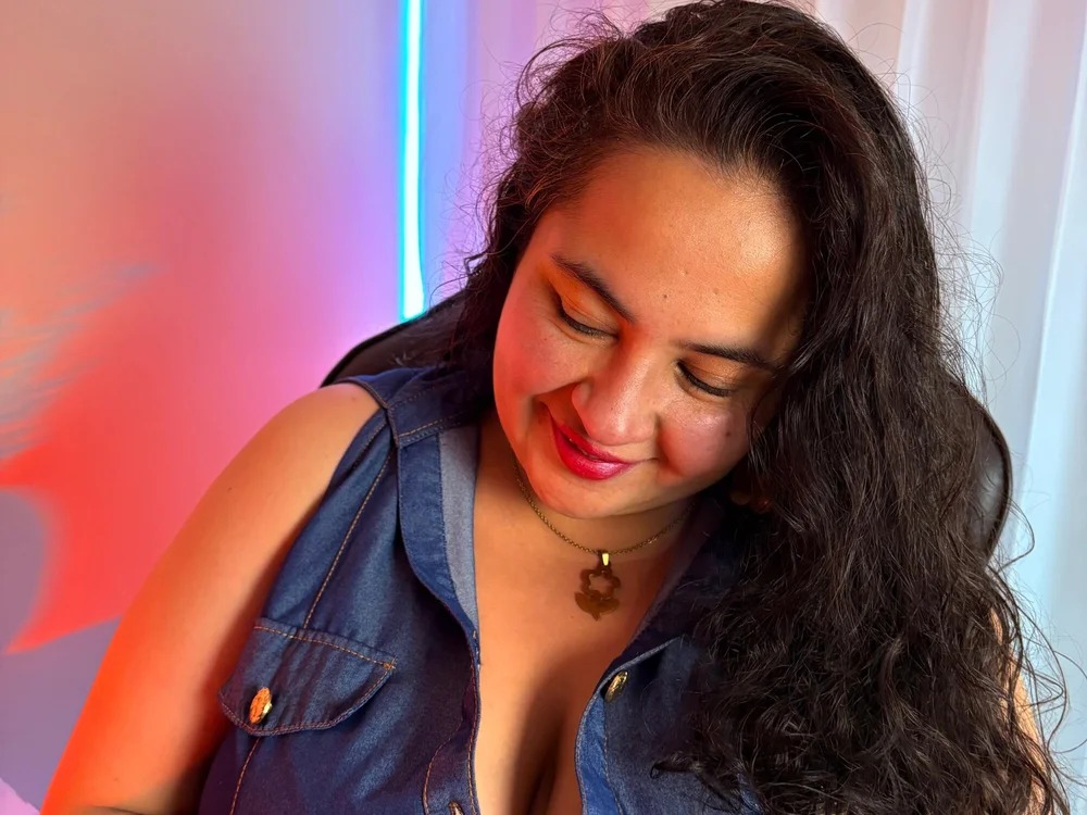 JadeBellee Chatroom