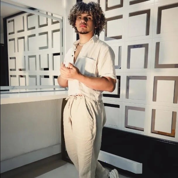 JaviCollins- Chatroom