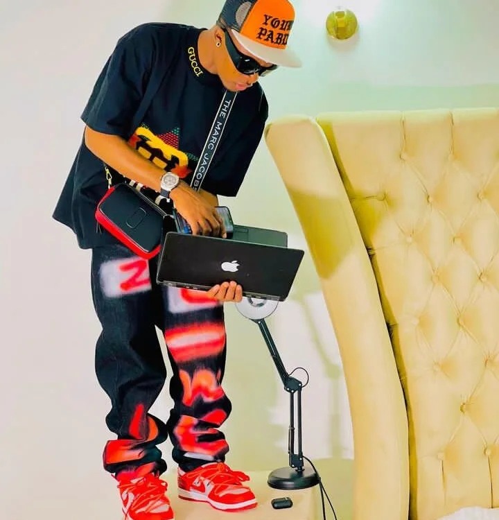 Jay1hot Chatroom