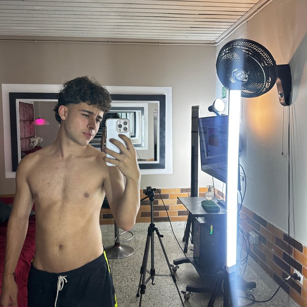 Jeff_Lucky5 Chatroom