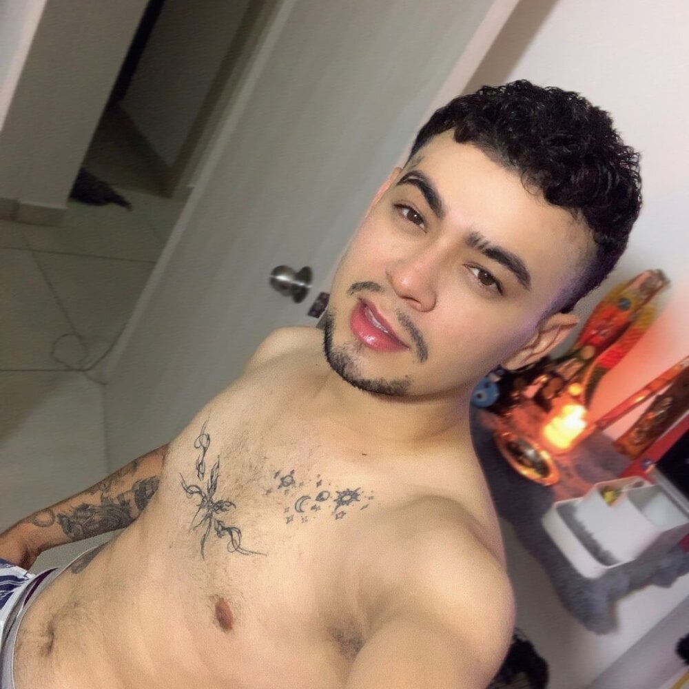 JohnE_Medina Chatroom