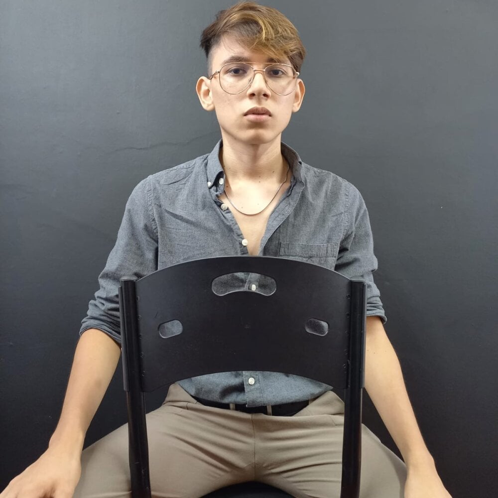 Joseph_Brownn Chatroom