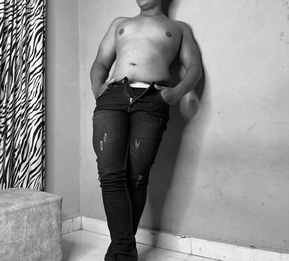 Joseph_bigcock Chatroom