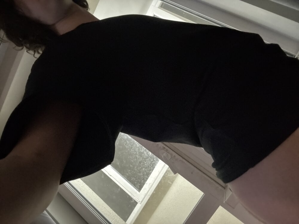 JuicyBoy777 Chatroom