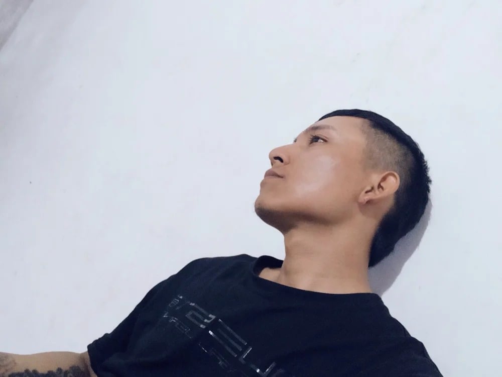JulianAndYuli Chatroom