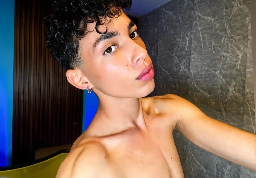 Julian_Reed Chatroom