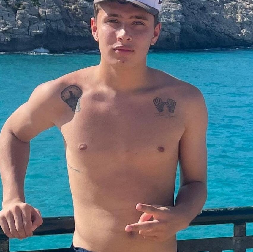 Julian_wolf18 Chatroom