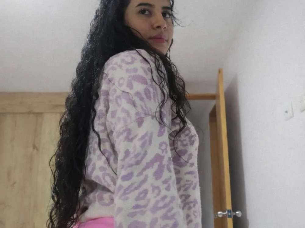 Julieta_99 Chatroom