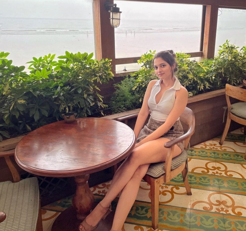 Jyoti_kapoor Chatroom
