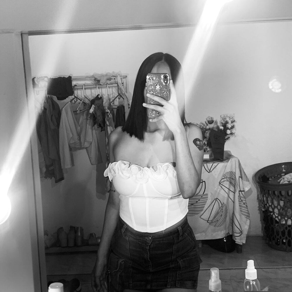 KHEILA_LATINS Chatroom