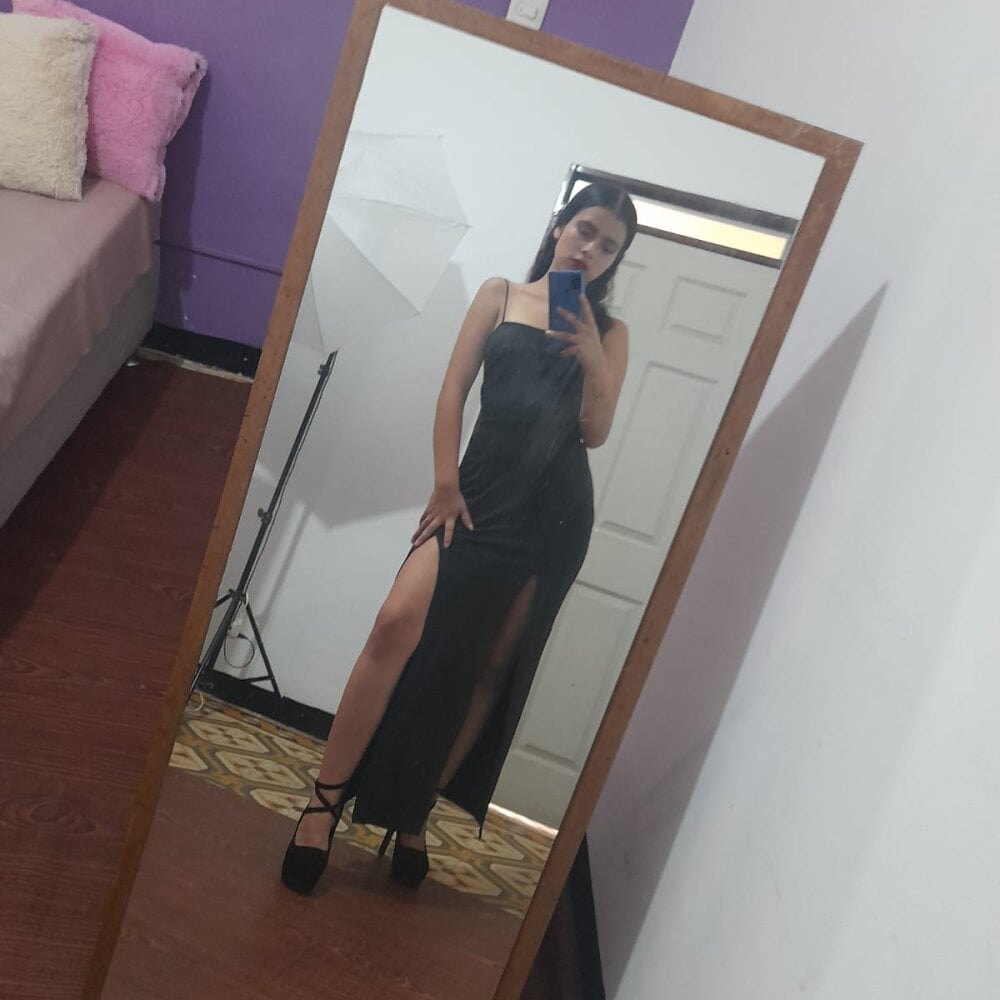 Kamila_Steward Chatroom