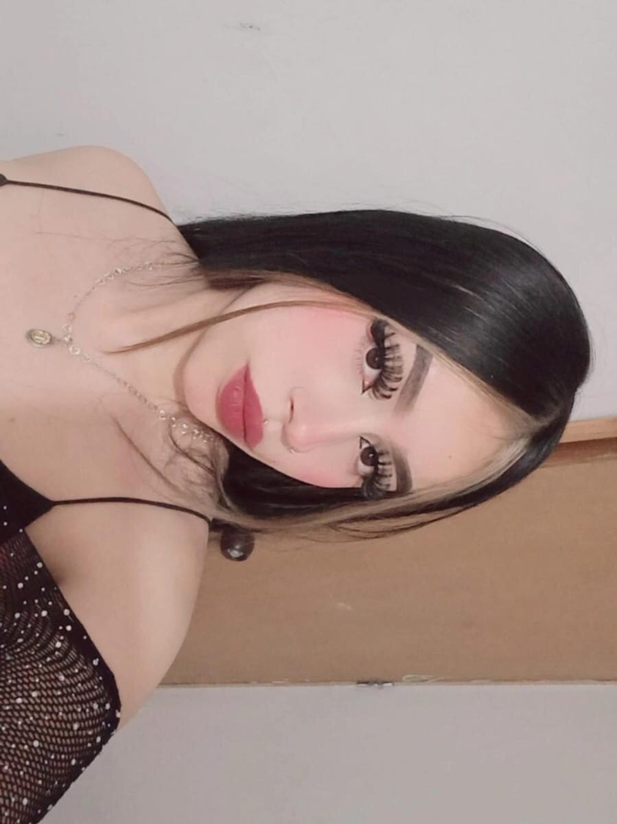 Karina16_pink Chatroom