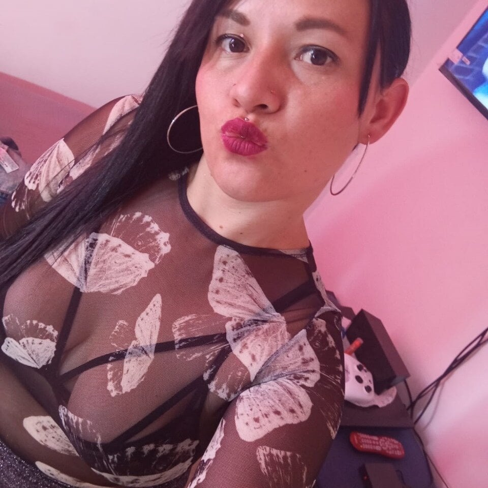 Kattiaa_bk7 Chatroom