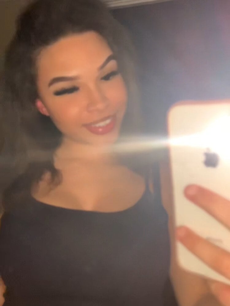Kayla19XX Chatroom