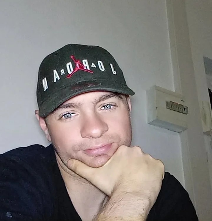 Kayner59@xh Chatroom