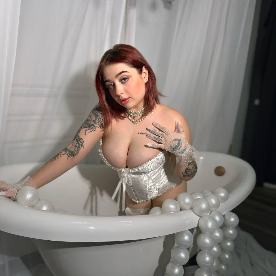 KellyMoors Chatroom