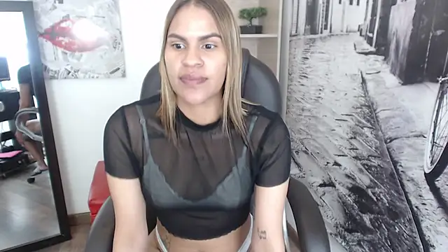 Kelly_Leila Chatroom