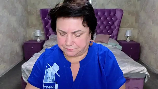 Kendra_Klover Chatroom