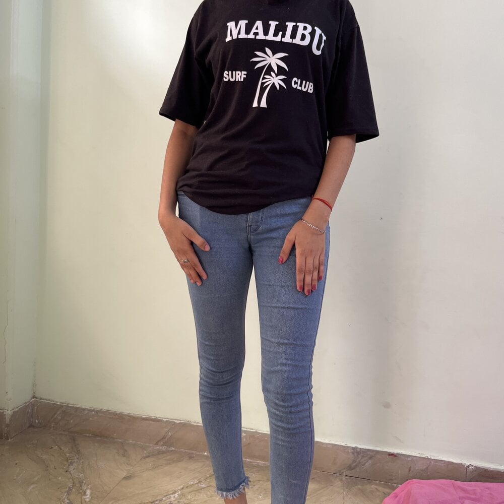 Khyati-Sharma Chatroom