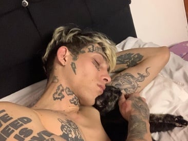 kinkylatincock