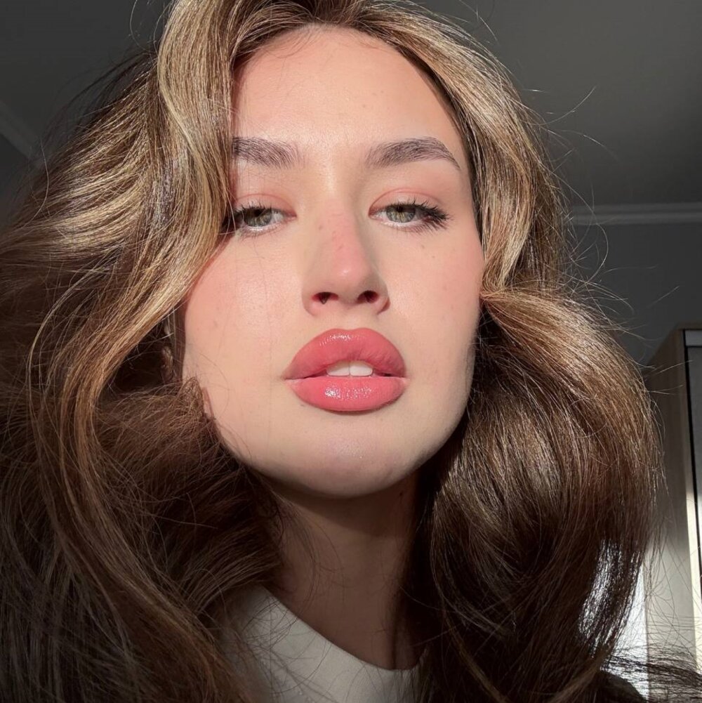 KiraBodrick Chatroom