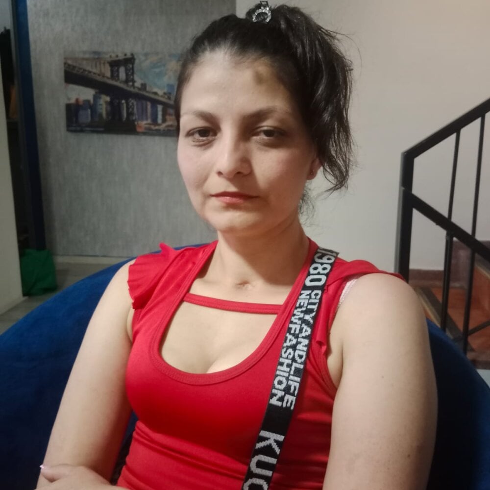 KiraaWild Chatroom