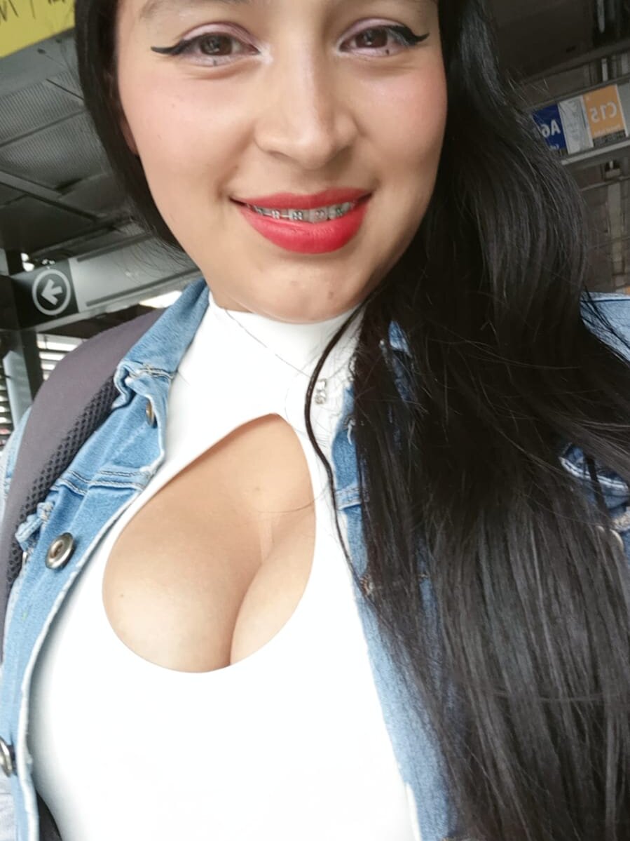 Kitty_Luna_ Chatroom
