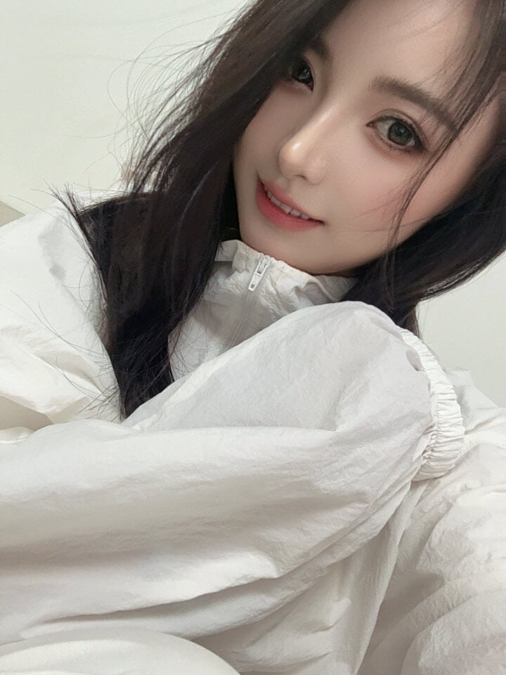 L-xI668 Chatroom