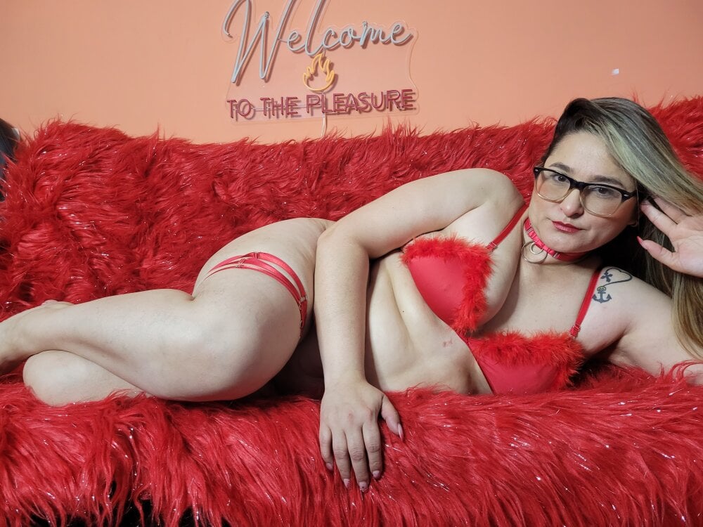LAHILA_COOPERR Chatroom