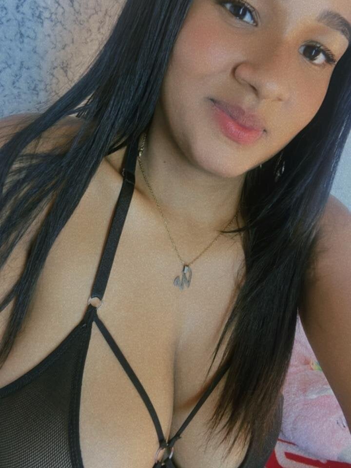 LATIN_SEXY_69 Chatroom