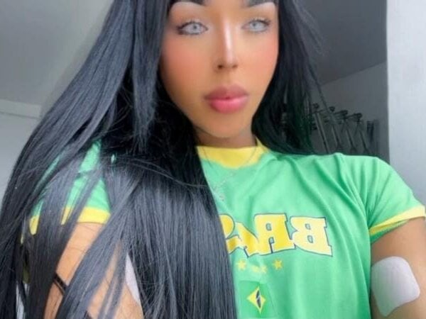 LIA-FER-DOLL Webcam Profile Picture LIA-FER-DOLL Chatroom