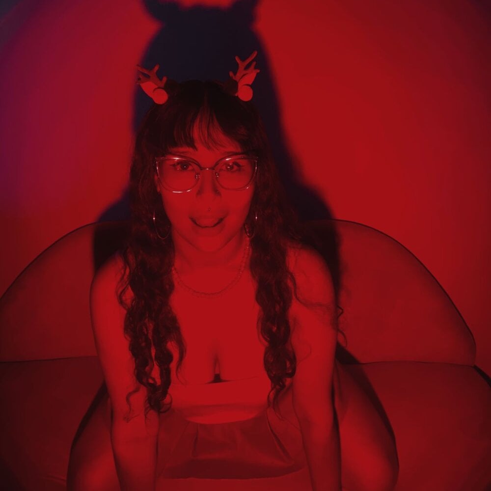 LILI_CANDIES69 Chatroom