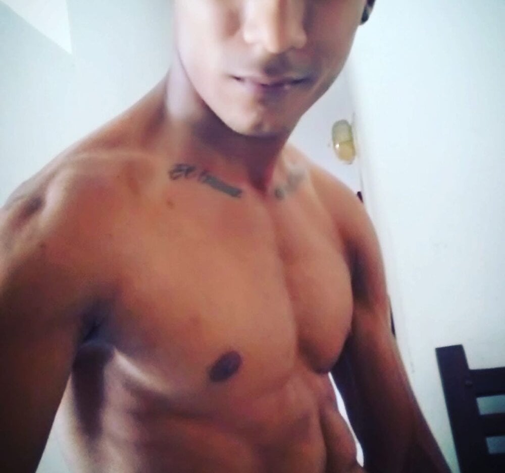 LOVE_SLUT666 Chatroom