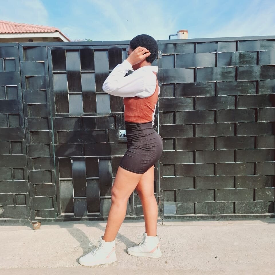 Lady-Amina Chatroom