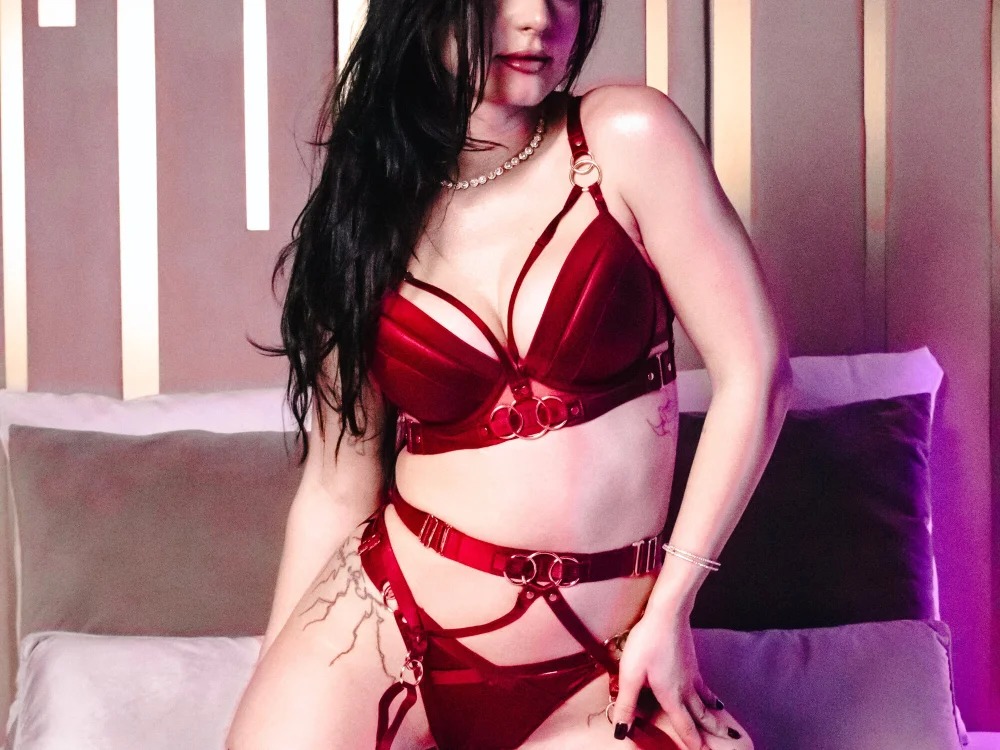 LadyAnyaa Chatroom
