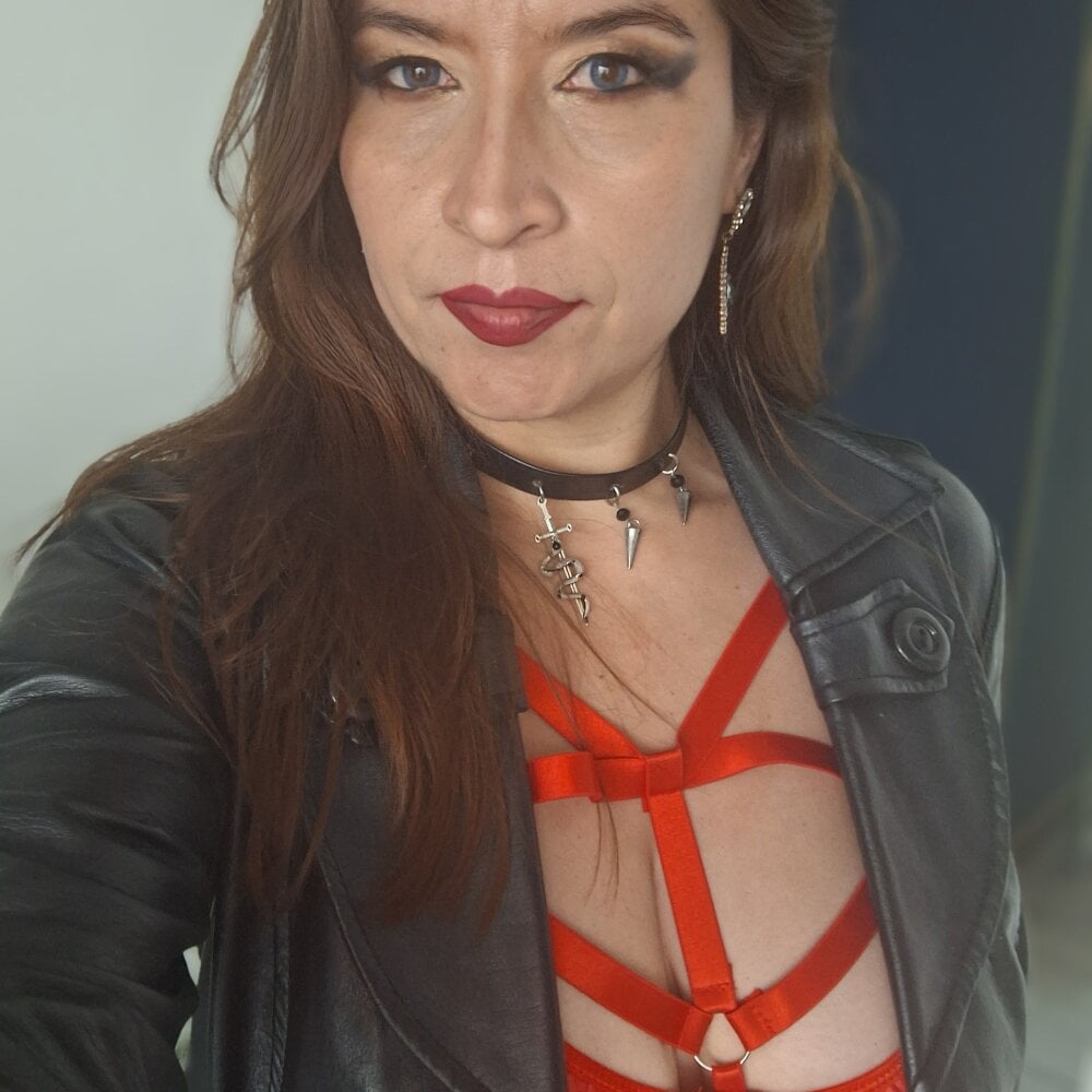 Lady_Sofhia Chatroom