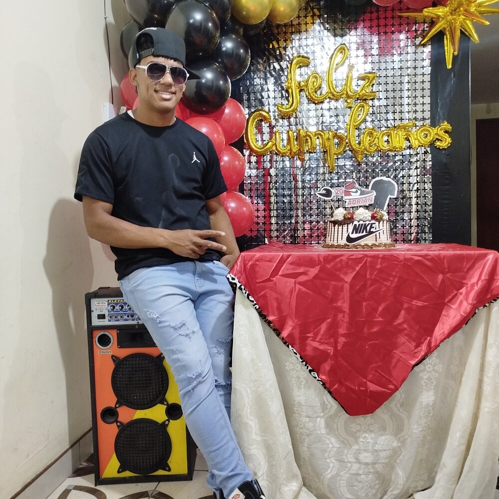 Lale-Adrian Chatroom