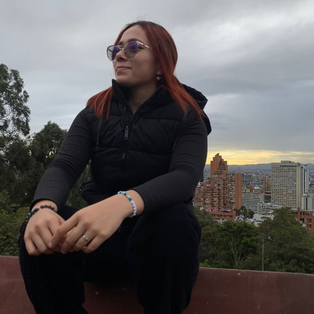 LanaMills_ Chatroom