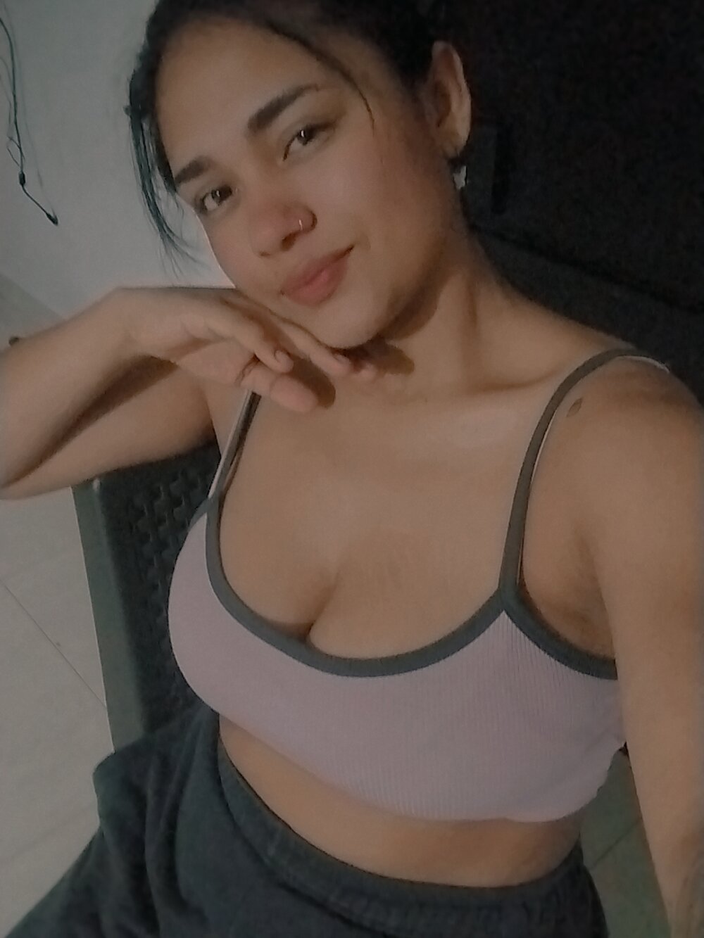 Lara_0124 Chatroom
