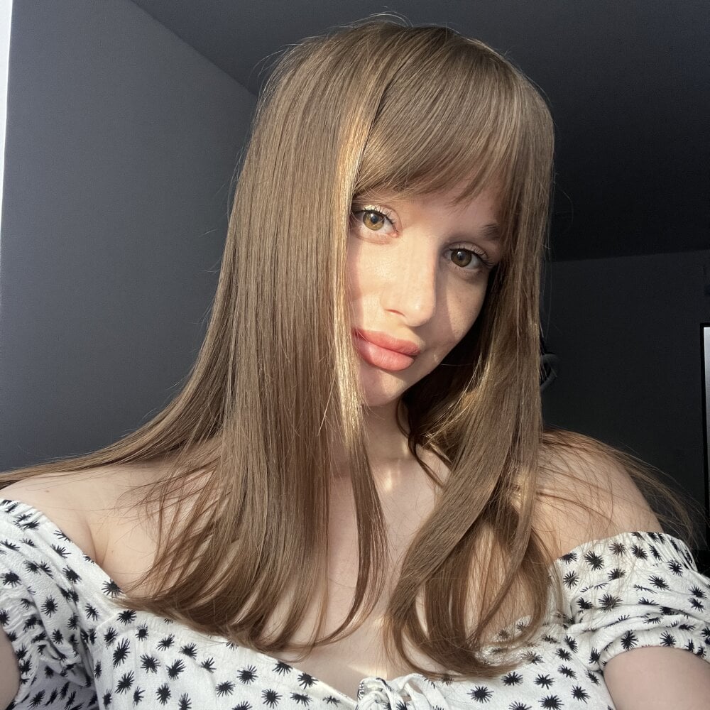 Lara_Vest Chatroom