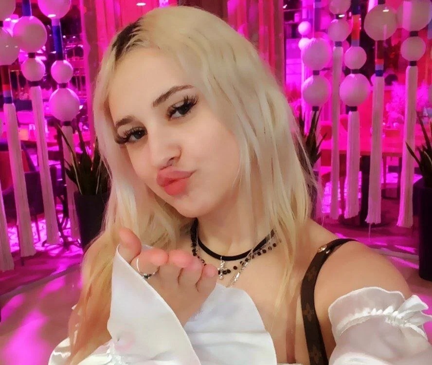 LaslyAngel Chatroom