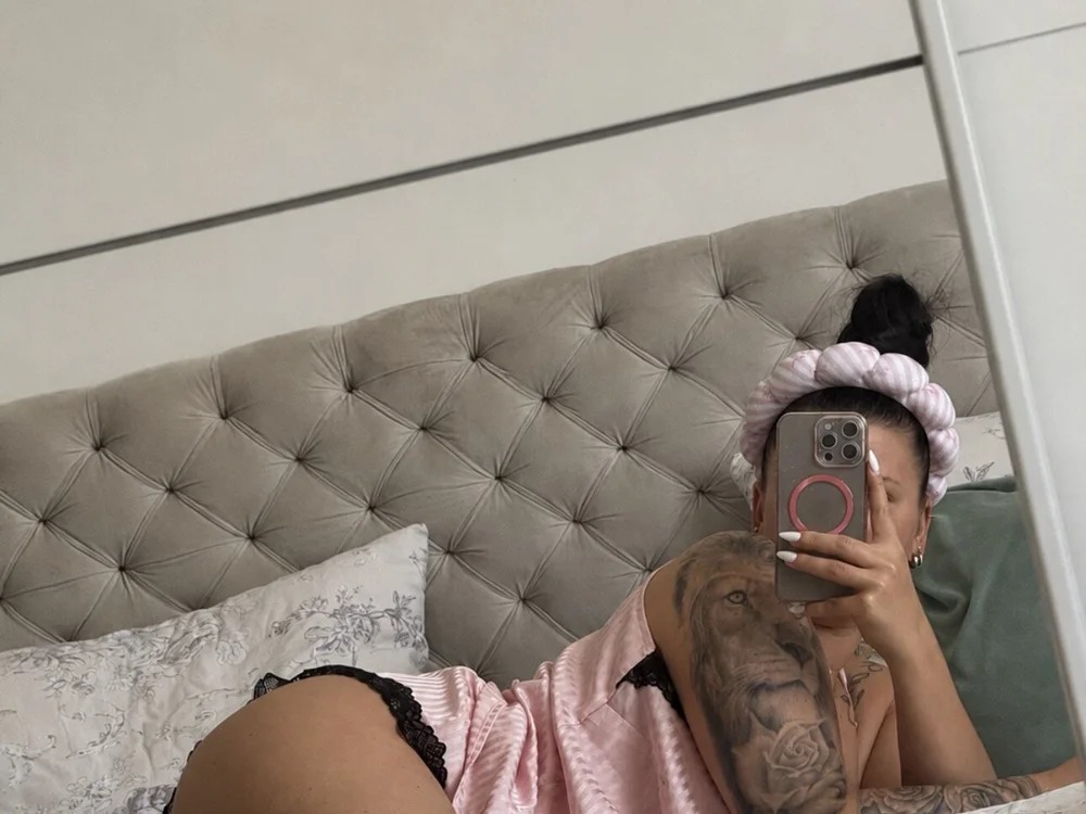 LauraBomba Chatroom