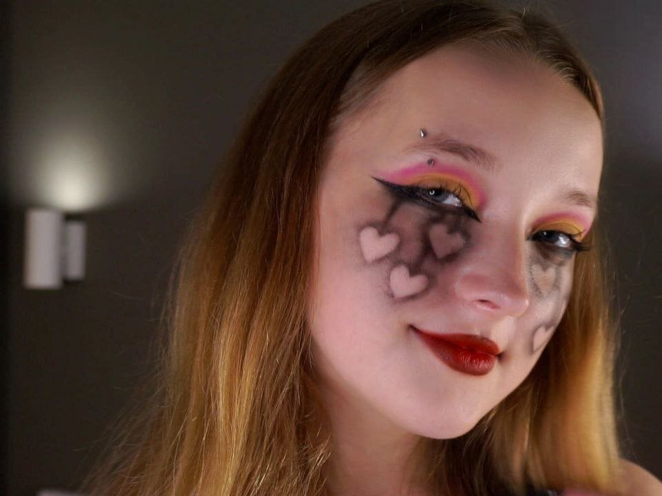 LauraKelley Chatroom