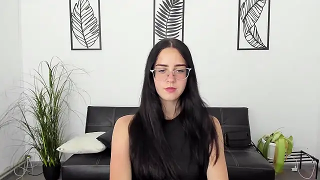 LauraMarlow Chatroom