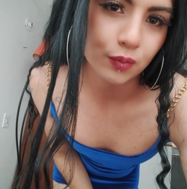 Lauragohott Chatroom