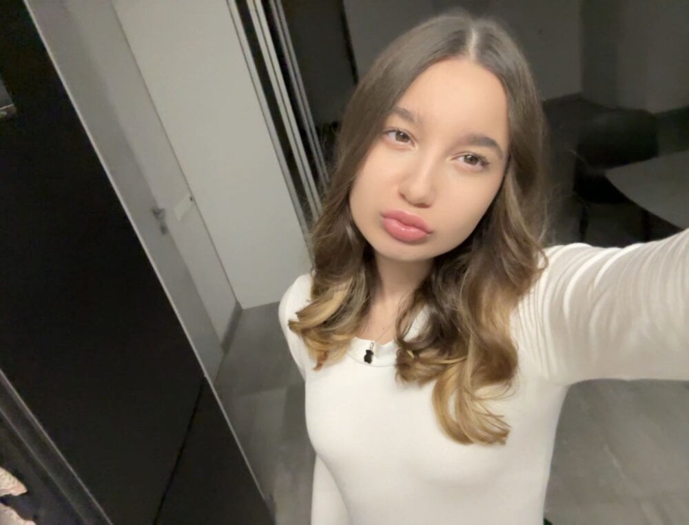 LauriePerez Chatroom