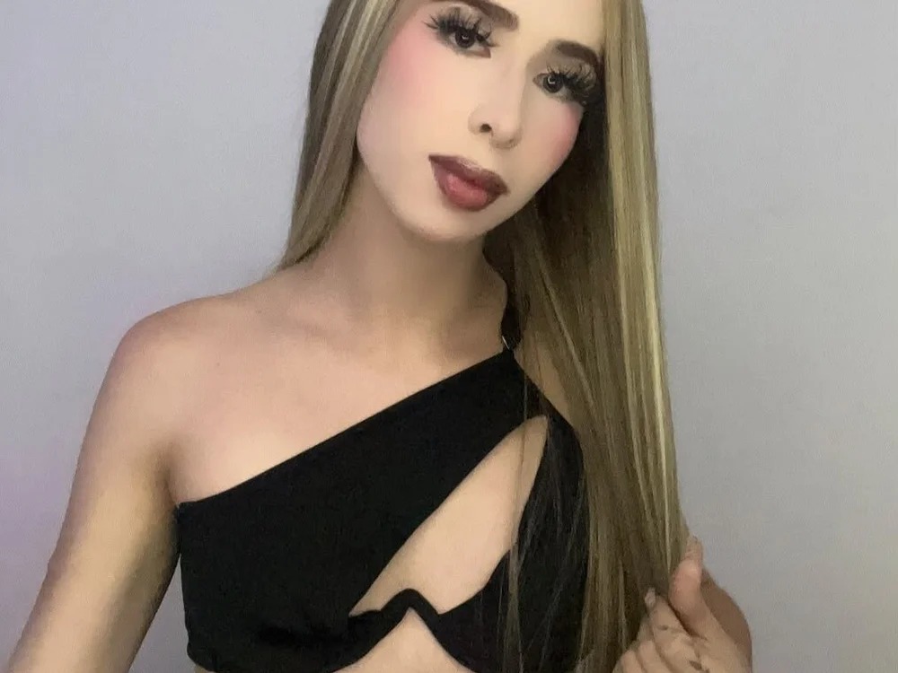 Layla_Glow Chatroom
