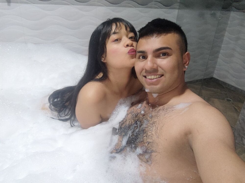 LazyandSniffer28 Chatroom