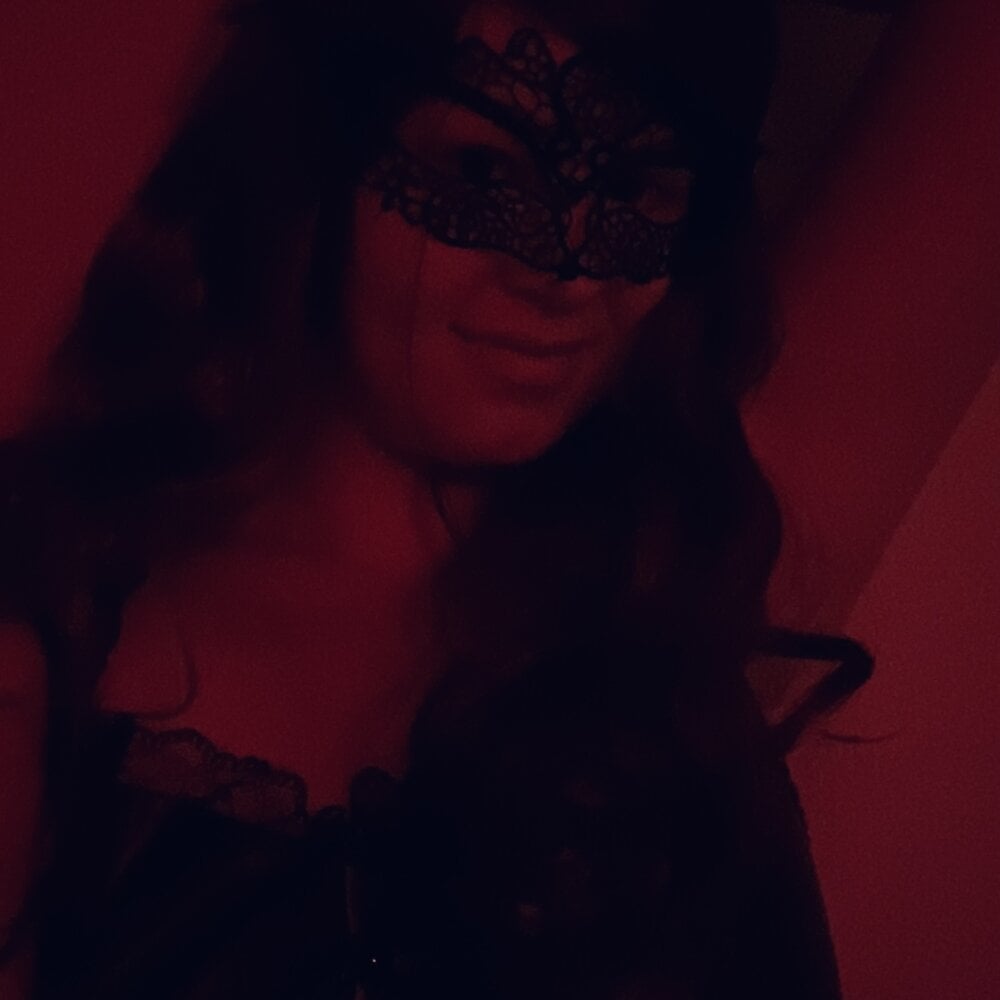 Leah20_SinfulX Chatroom