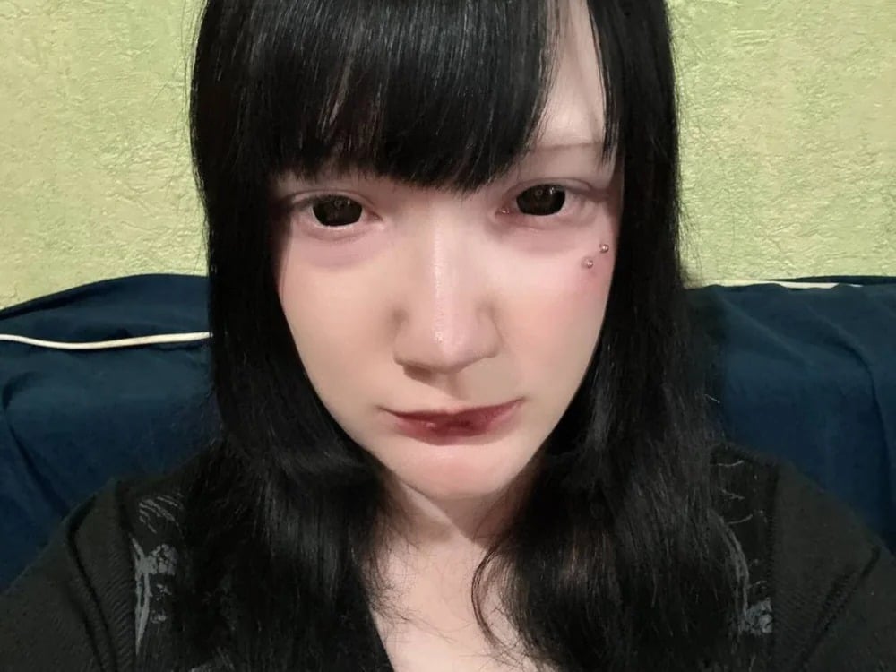 LeanoraHeadlon Chatroom